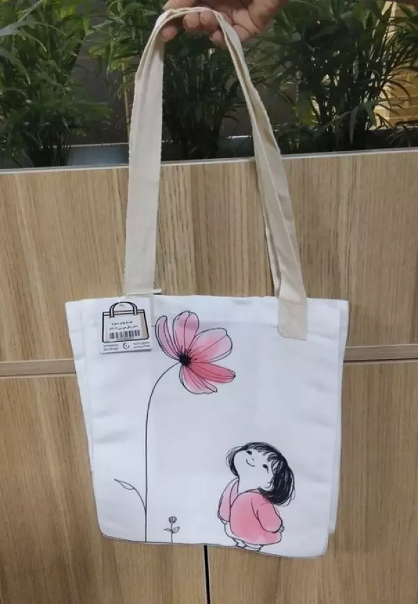 کیف پارچه ای 3 طرفه کاست 26*29 (طرح دختر و گل صورتی،کد 2209)